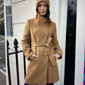 Aritzia Babaton “The Connor Coat” size small